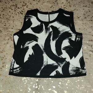 Worthington Black and White Graphic Crop Tank Top